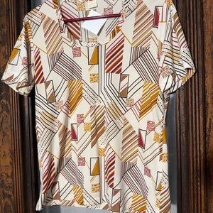 Geometric Patterned Short Sleeve Top